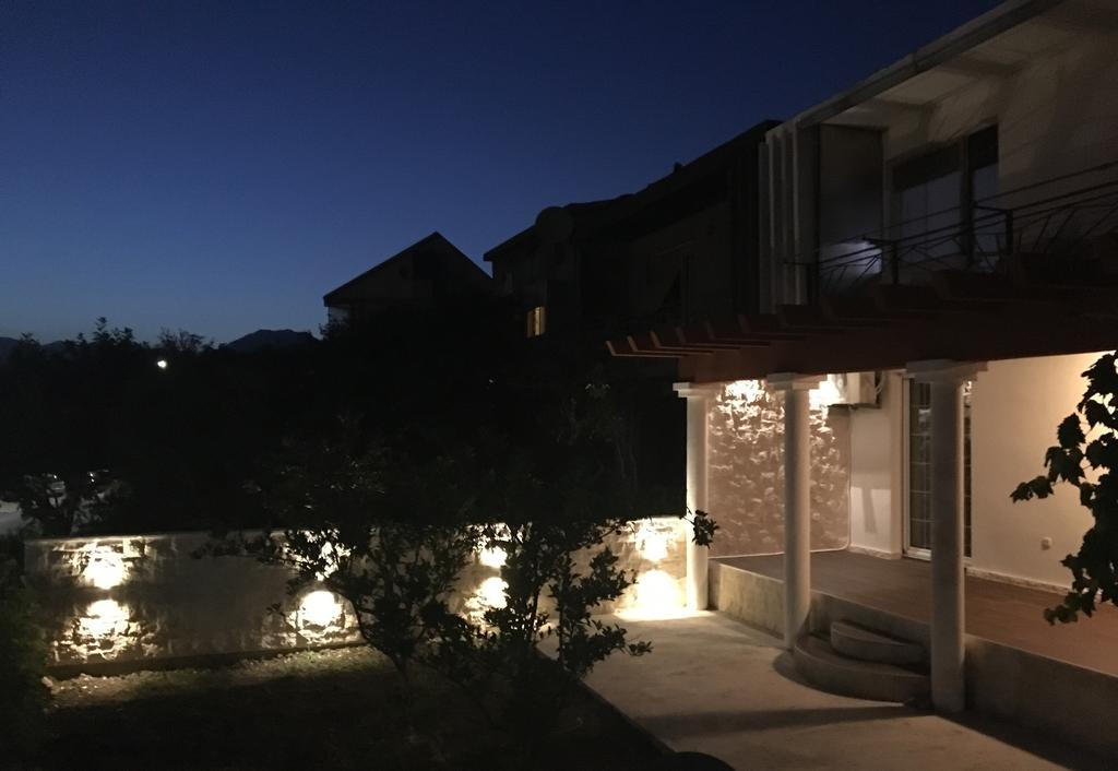 Apollo Apartment