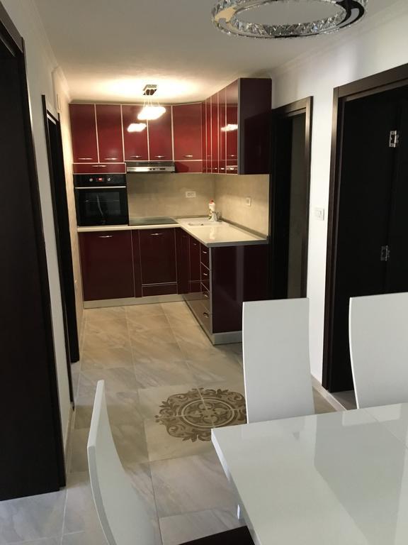 Apollo Apartment