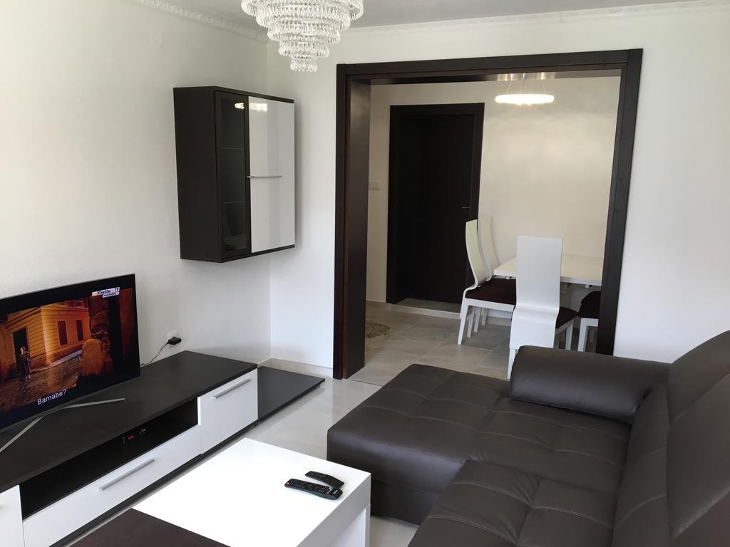 Apollo Apartment