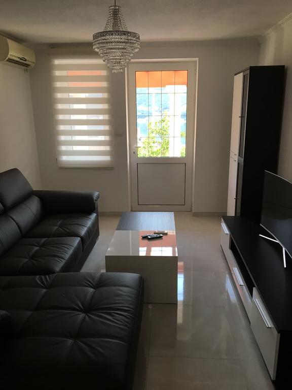 Apollo Apartment Kotor
